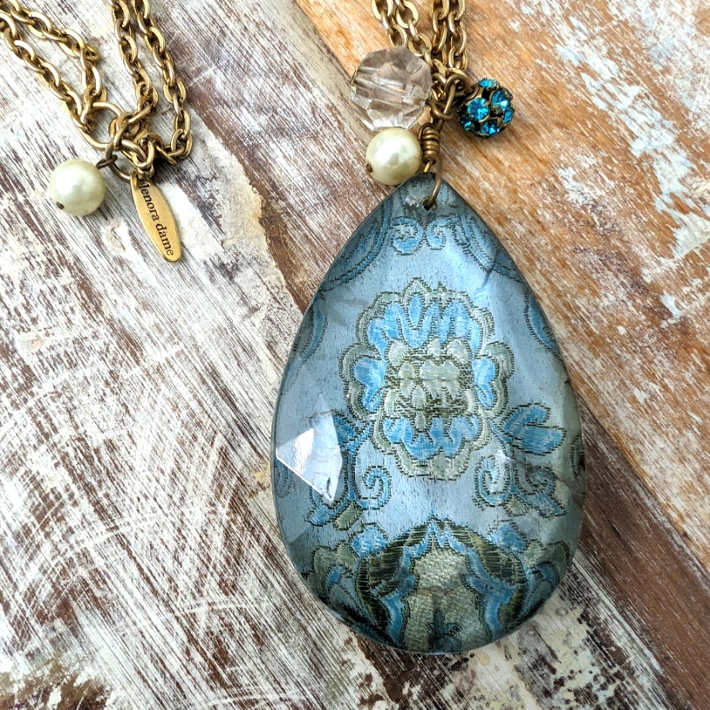 Lenora Dame Vintage Facetted Teardrop Pendant Necklace